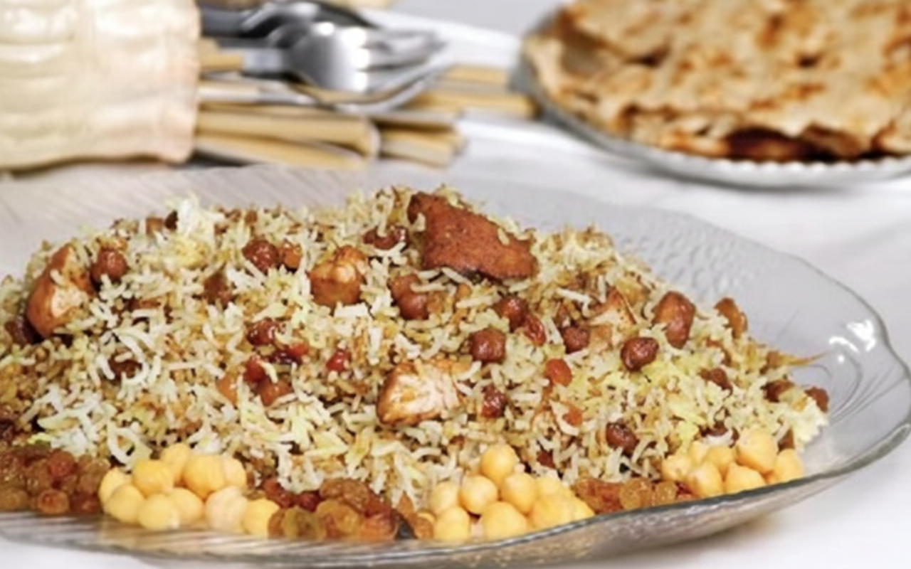 نخود پلو با کشمش پلویی