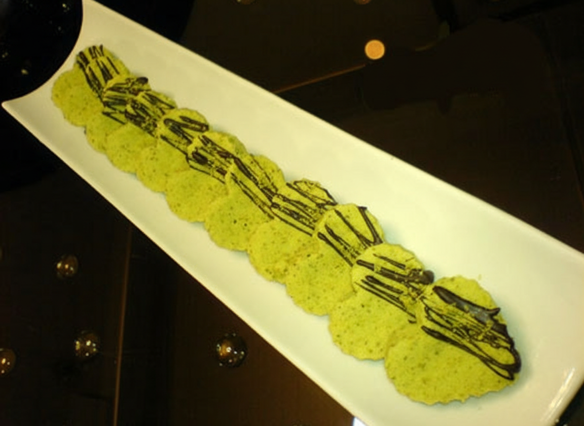 شیرینی پسته ای شکلاتی