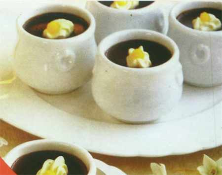 فنجان های کرم موکا