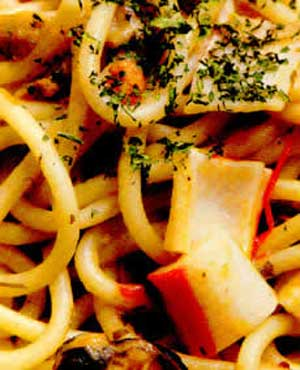 ماکارانی با قارچ و ژامبون مرغ