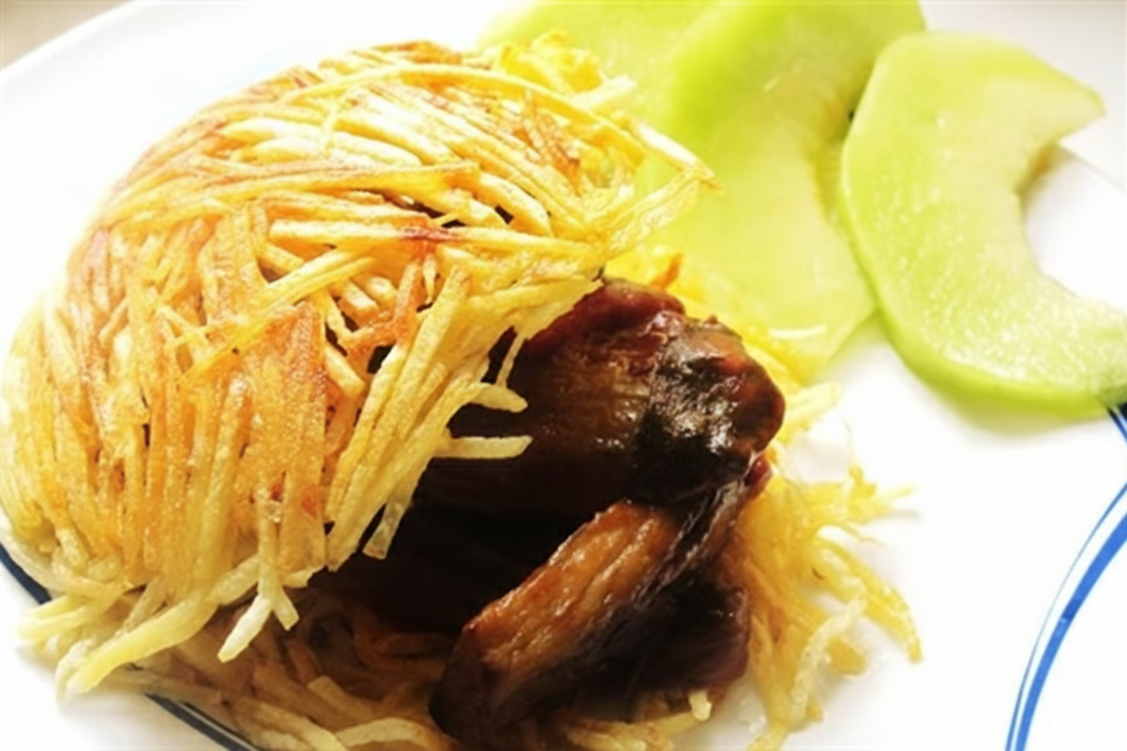 گوجه بادمجان در سیب زمینی حصیری