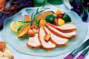 بوقلمون و خوراک سبزیجات همراه با فلفل