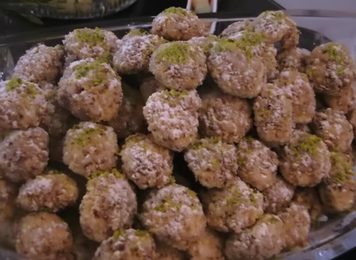 شیرینی گردوئی دارچینی