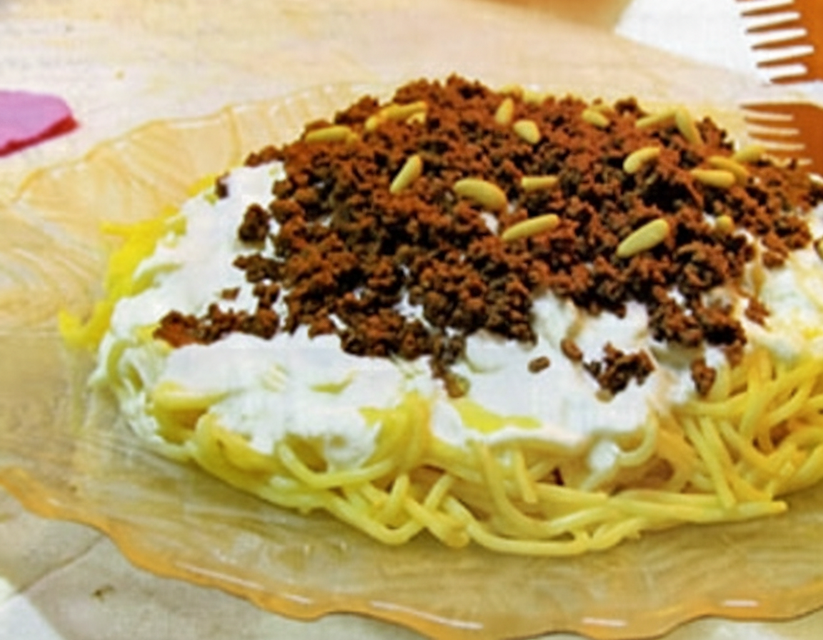 ماکارونی با ماست و سیر