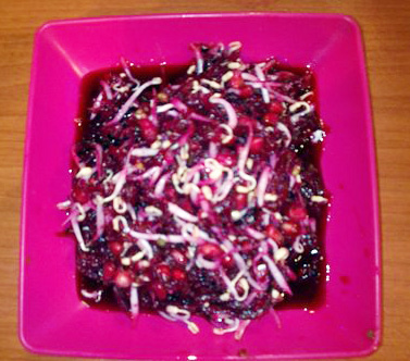 ترشی لبو با جوانه ماش